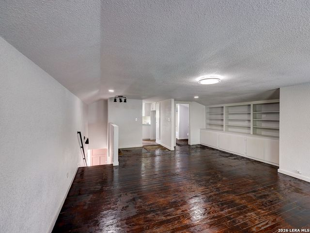 507 W Mistletoe, San Antonio, TX 78212