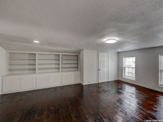 507 W Mistletoe, San Antonio, TX 78212