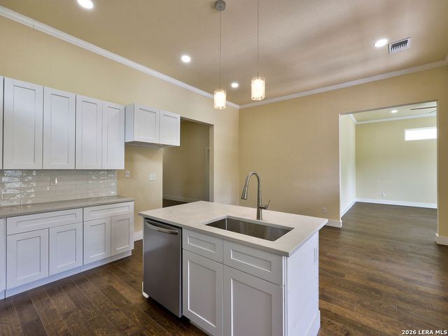 507 W Mistletoe, San Antonio, TX 78212