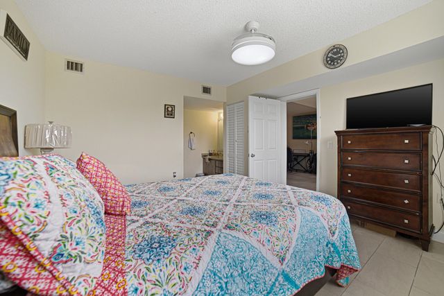 3515 Village Boulevard 304, West Palm Beach, FL 33409