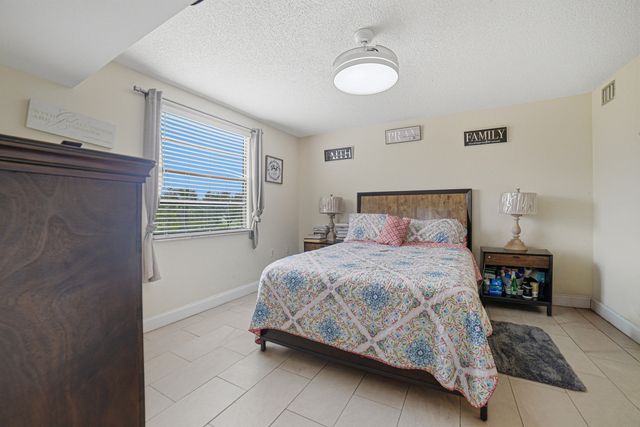 3515 Village Boulevard 304, West Palm Beach, FL 33409