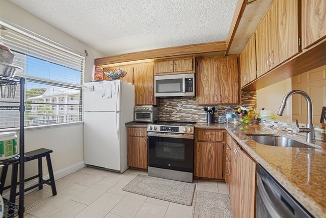3515 Village Boulevard 304, West Palm Beach, FL 33409