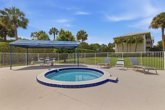 3515 Village Boulevard 304, West Palm Beach, FL 33409
