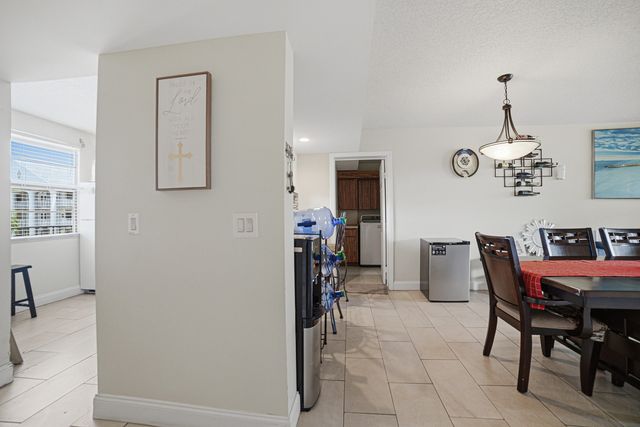 3515 Village Boulevard 304, West Palm Beach, FL 33409