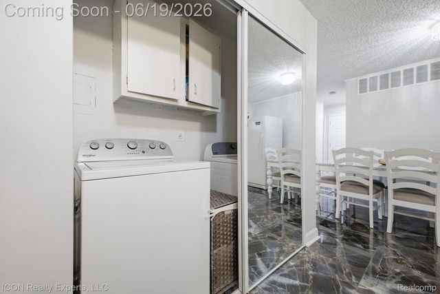 22020 Jerome Street, Oak Park, MI 48237