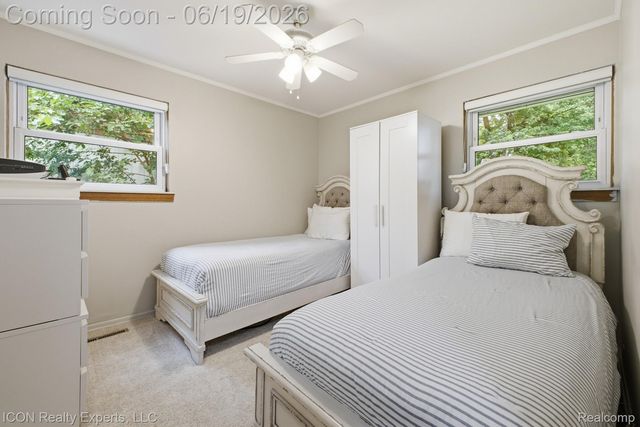 22020 Jerome Street, Oak Park, MI 48237