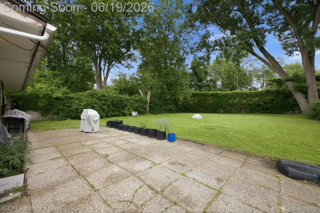 22020 Jerome Street, Oak Park, MI 48237