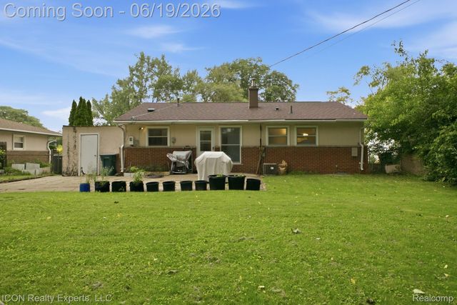 22020 Jerome Street, Oak Park, MI 48237