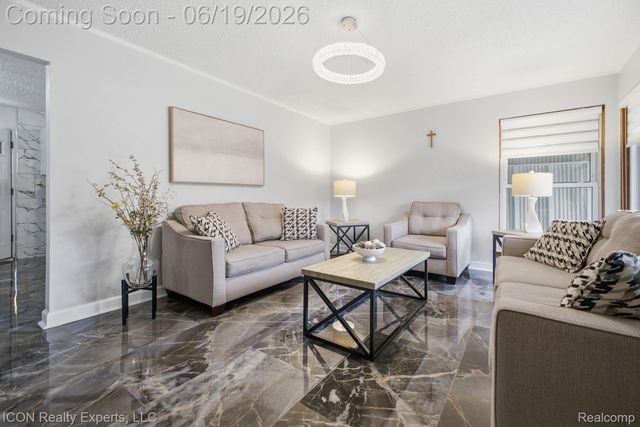 22020 Jerome Street, Oak Park, MI 48237