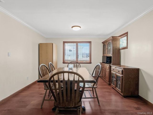 4 23rd Street, Jericho, NY 11753