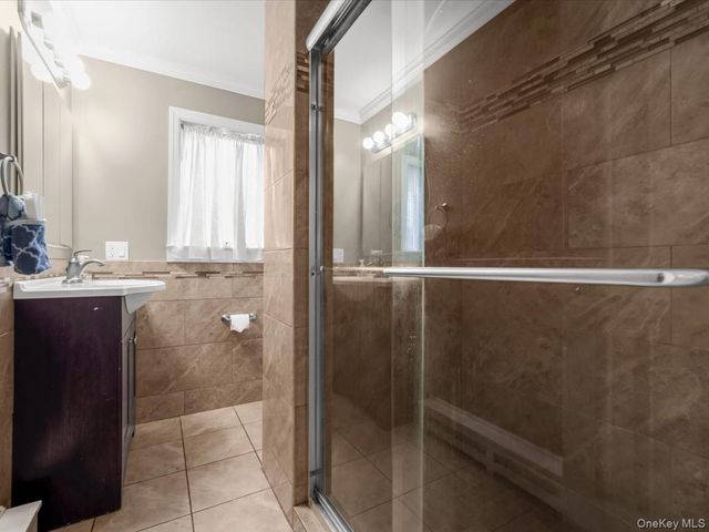 4 23rd Street, Jericho, NY 11753