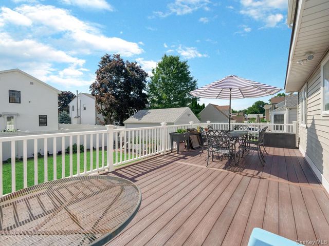 4 23rd Street, Jericho, NY 11753