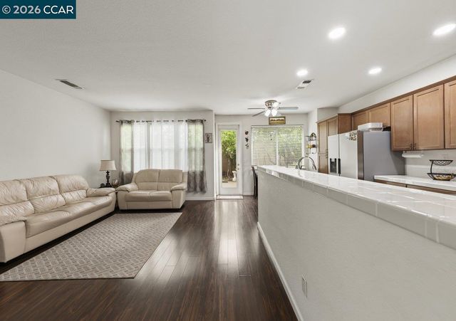 104 Kings Canyon Way, Oakley, CA 94561