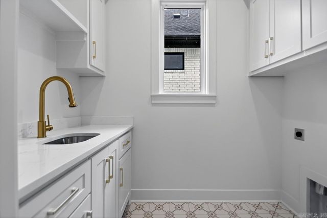 121 Kinley Loop, Little Rock, AR 72223