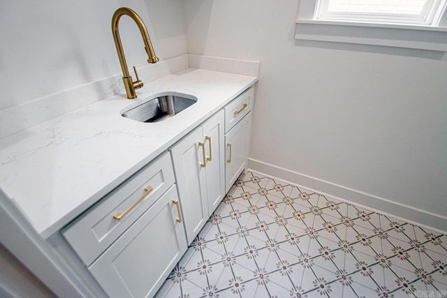 121 Kinley Loop, Little Rock, AR 72223