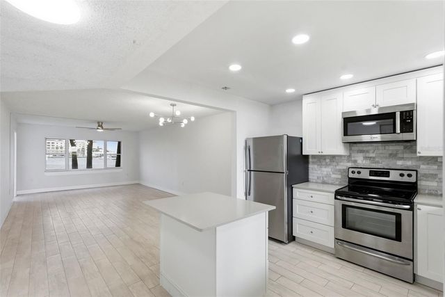 4775 COVE CIRCLE 106, St Petersburg, FL 33708