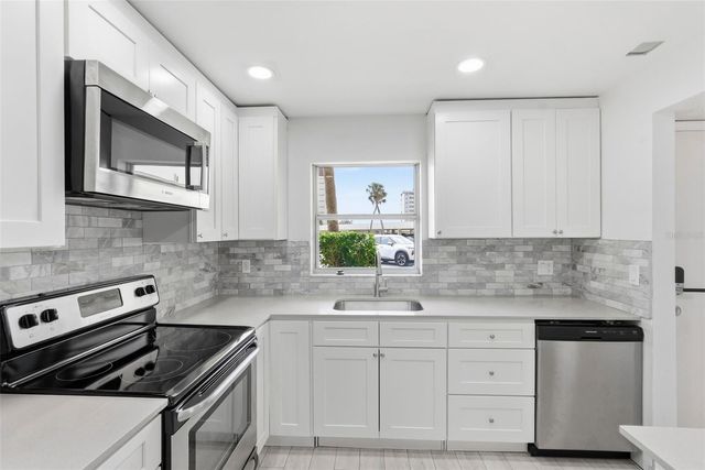 4775 COVE CIRCLE 106, St Petersburg, FL 33708