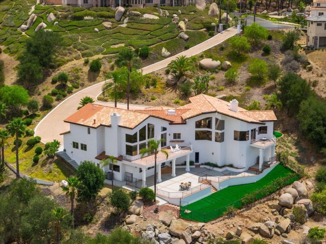 9604 Misty Meadow Lane, Escondido, CA 92026