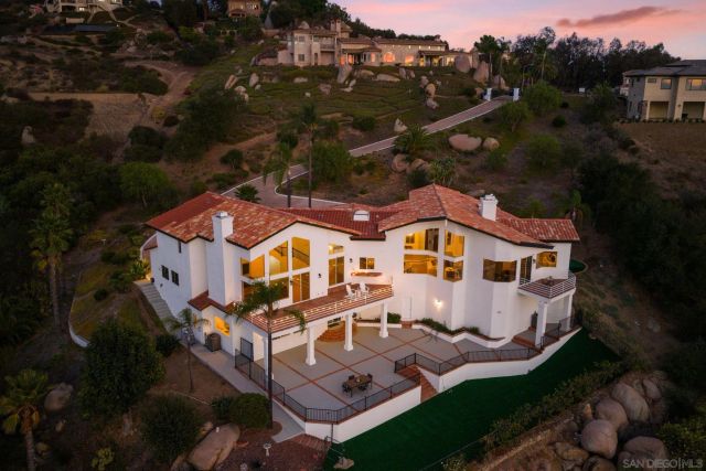 9604 Misty Meadow Lane, Escondido, CA 92026