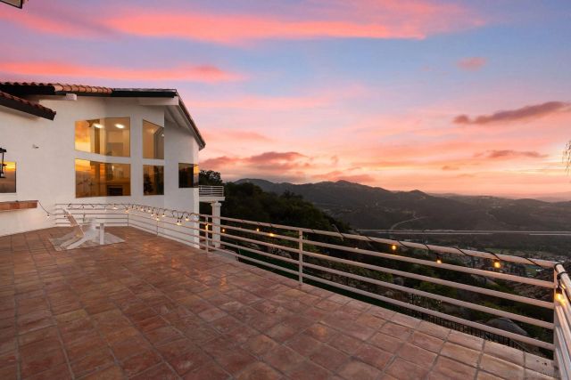 9604 Misty Meadow Lane, Escondido, CA 92026