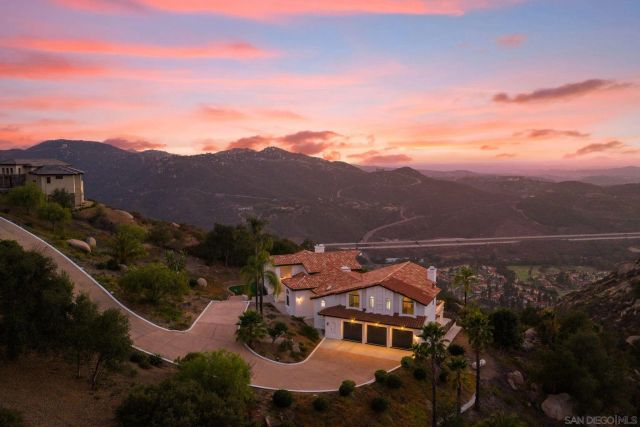 9604 Misty Meadow Lane, Escondido, CA 92026
