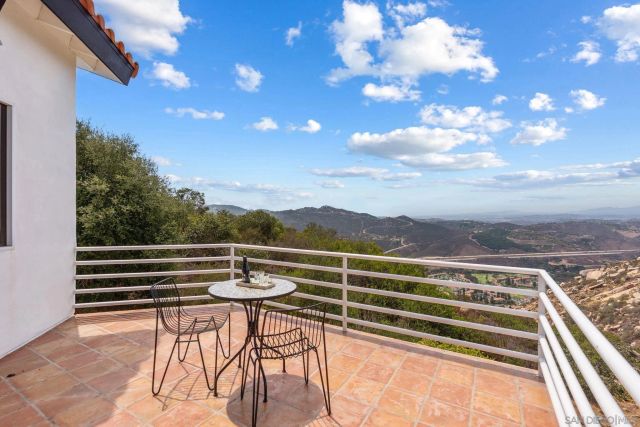 9604 Misty Meadow Lane, Escondido, CA 92026