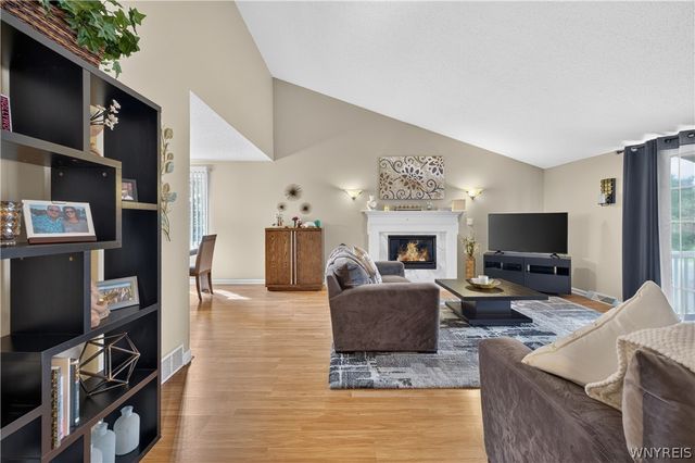 400 West Avenue D2, West Seneca, NY 14224