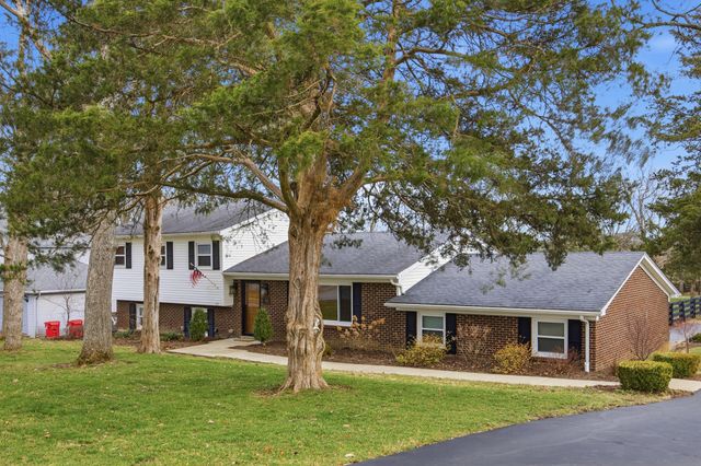 155 Carolyn Lane, Nicholasville, KY 40356