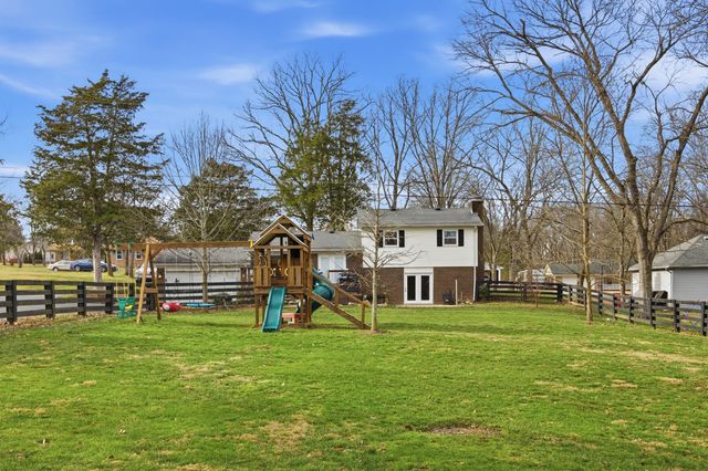 155 Carolyn Lane, Nicholasville, KY 40356