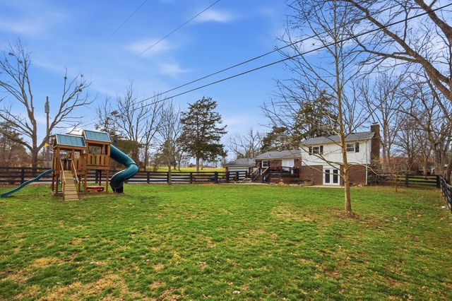 155 Carolyn Lane, Nicholasville, KY 40356