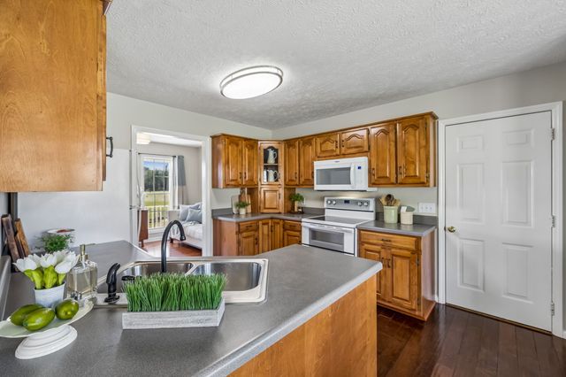 2035 Lassiter Rd, Readyville, TN 37149