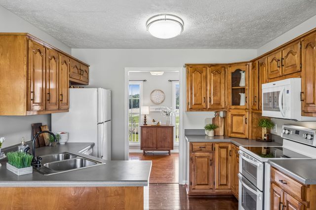 2035 Lassiter Rd, Readyville, TN 37149