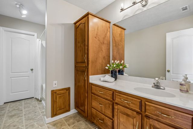 2035 Lassiter Rd, Readyville, TN 37149