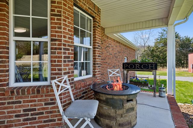 2035 Lassiter Rd, Readyville, TN 37149