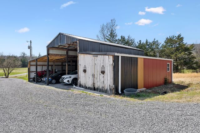 2035 Lassiter Rd, Readyville, TN 37149