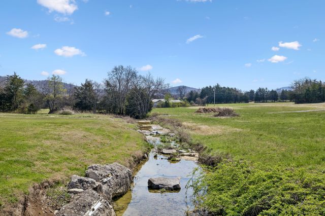 2035 Lassiter Rd, Readyville, TN 37149