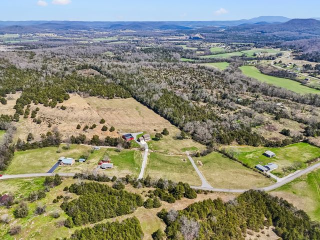 2035 Lassiter Rd, Readyville, TN 37149