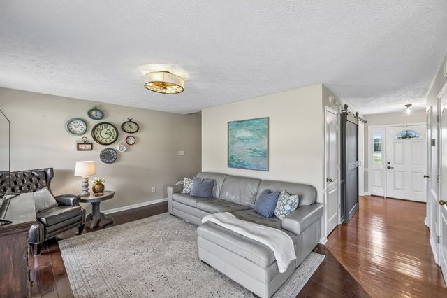 2035 Lassiter Rd, Readyville, TN 37149