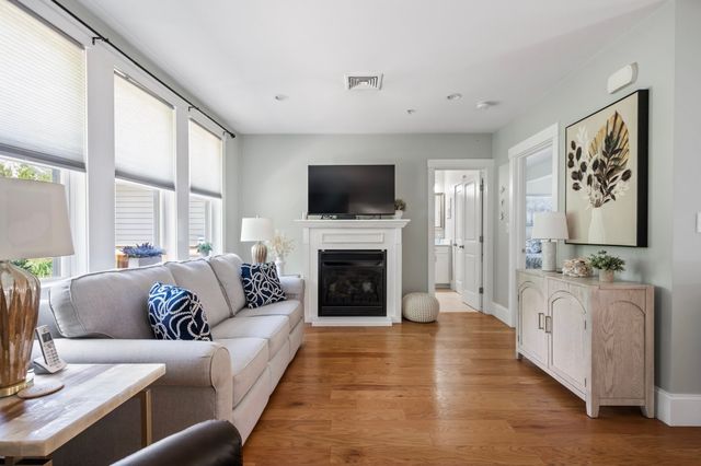 599 Washington St 1, Pembroke, MA 02359