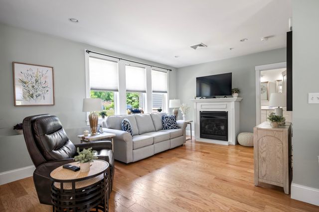 599 Washington St 1, Pembroke, MA 02359