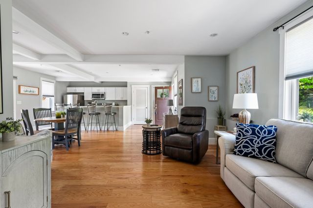 599 Washington St 1, Pembroke, MA 02359