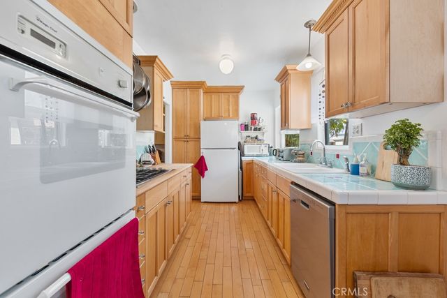 3730 Rose Avenue, Long Beach, CA 90807