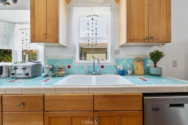 3730 Rose Avenue, Long Beach, CA 90807
