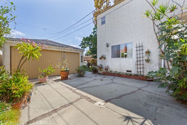 3730 Rose Avenue, Long Beach, CA 90807
