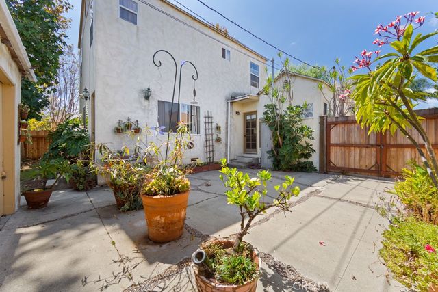 3730 Rose Avenue, Long Beach, CA 90807