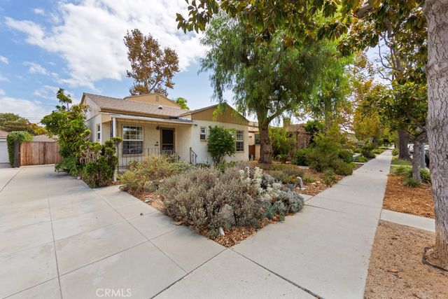 3730 Rose Avenue, Long Beach, CA 90807