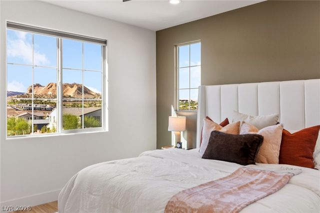 32 Santo Mio Court, Henderson, NV 89011