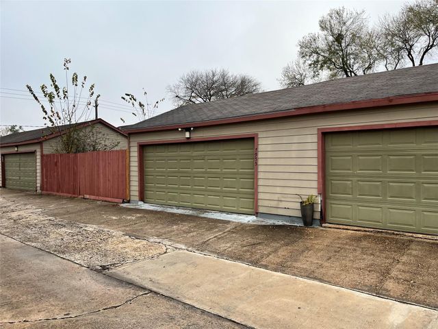 7955 W Airport Boulevard, Houston, TX 77071