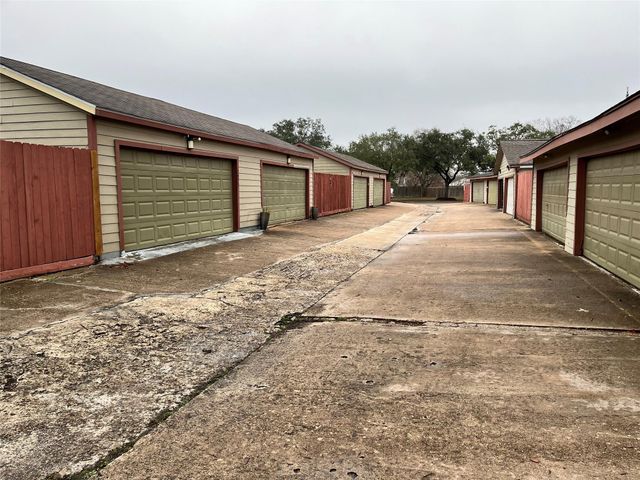 7955 W Airport Boulevard, Houston, TX 77071