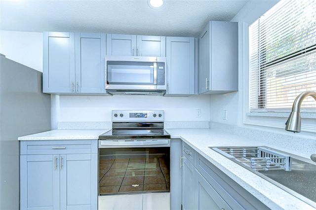 6 BAYOU LANE, Palm Harbor, FL 34683